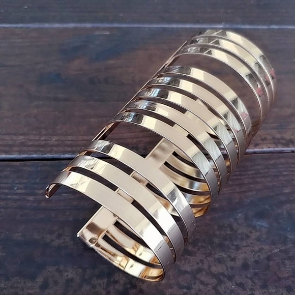 Alquimia Jewelry - ✔️. GOLD CUFF STATEMENT BRACELET